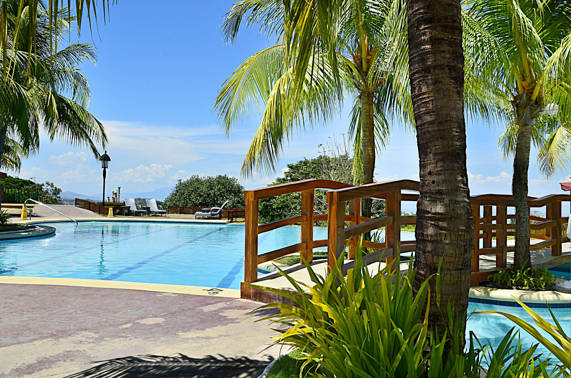 Thunderbird Resorts - Rizal Binangonan Экстерьер фото